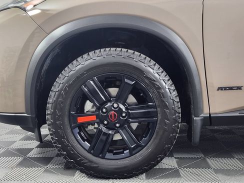 Used 2025 Nissan Rogue SV AWD/4WD image 22