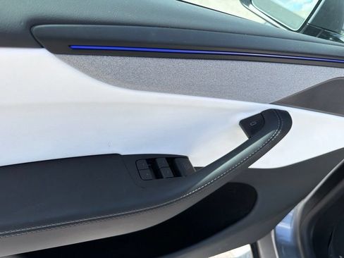 Used 2026 Tesla Model Y 2WD image 18