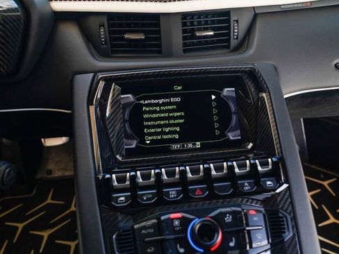 Used 2020 Lamborghini Aventador SVJ image 73