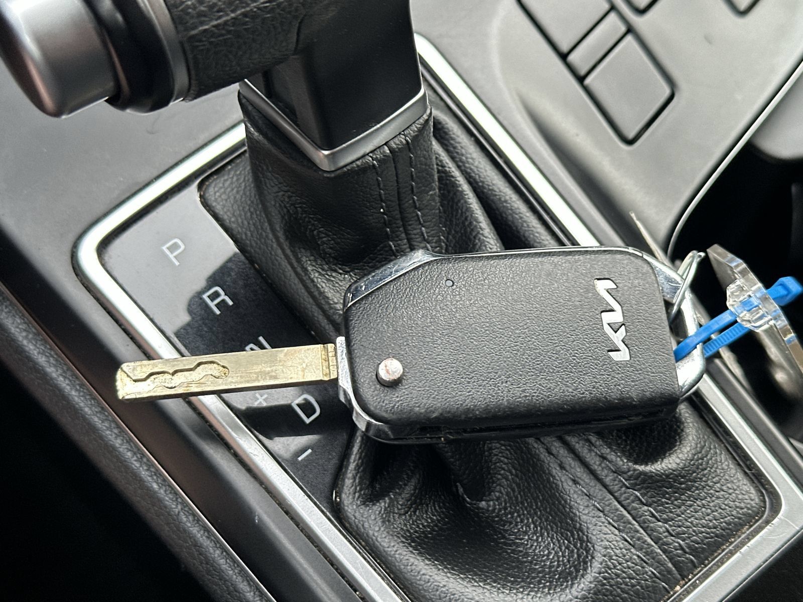 Used 2024 Kia Sportage LX FWD image 34