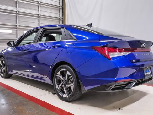 Used 2022 Hyundai Elantra Limited FWD image 8