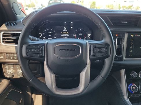 Used 2023 GMC Yukon XL Denali image 24