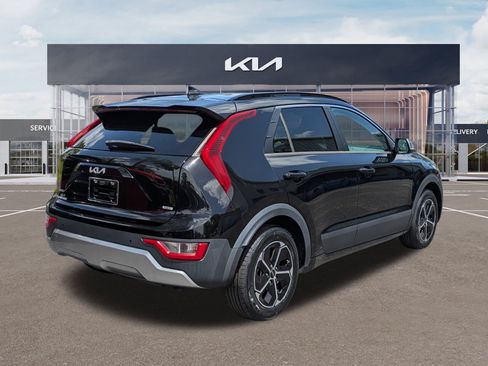 Certified 2023 Kia Niro EX FWD image 4