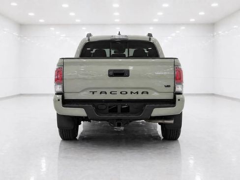 Used 2023 Toyota Tacoma TRD Sport w/ TRD Premium Sport Package AWD/4WD image 4