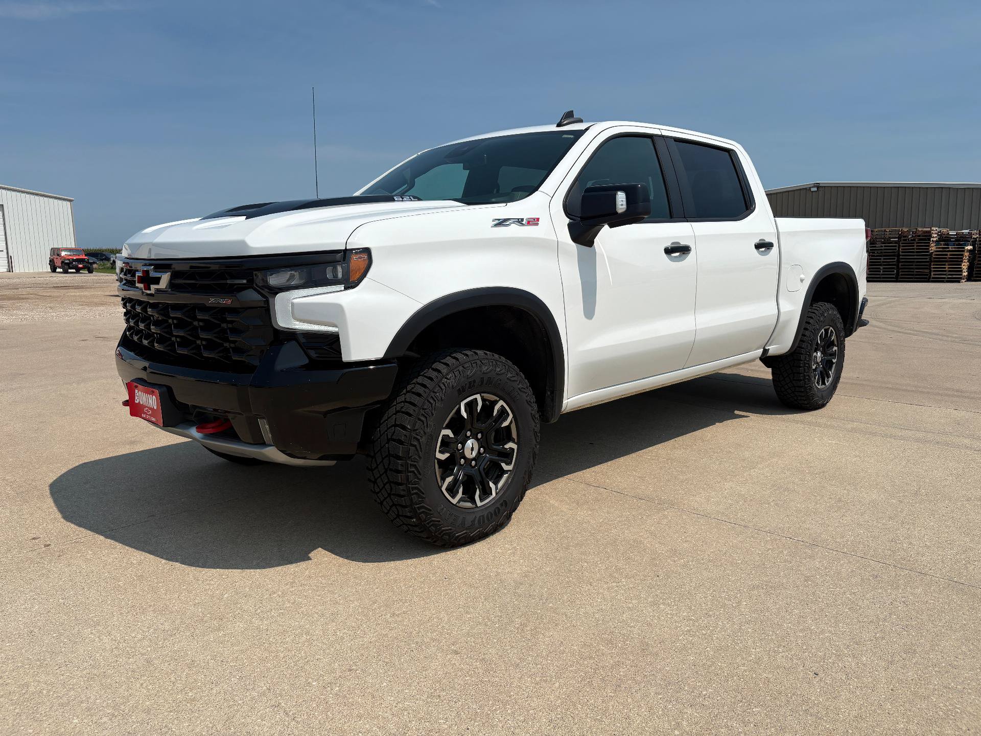 Used 2022 Chevrolet Silverado 1500 ZR2 AWD/4WD image 2