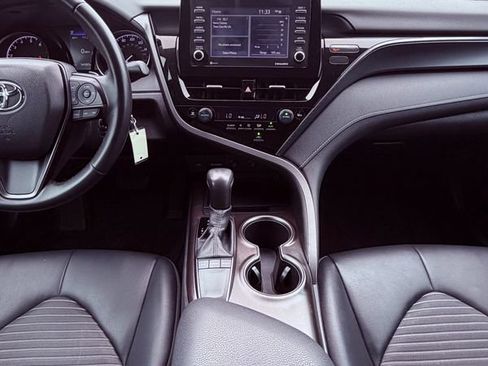 Used 2022 Toyota Camry SE w/ Carpet Mat Package (TMS) FWD image 29