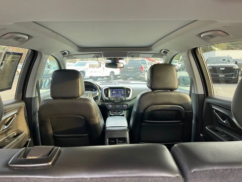 Used 2022 GMC Terrain SLT w/ Infotainment Package II image 24