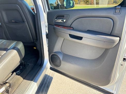 Used 2013 Chevrolet Avalanche LT w/ All-Star Edition image 15