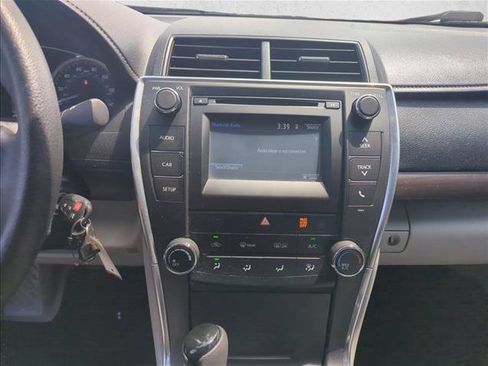 Used 2017 Toyota Camry LE FWD image 16