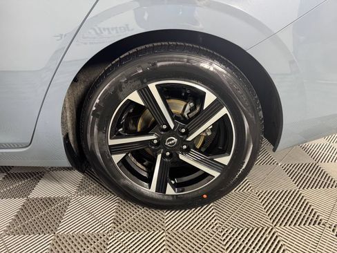 Used 2024 Nissan Sentra SV FWD image 43