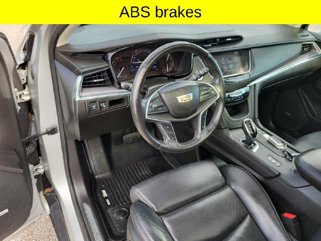 Used 2017 Cadillac XT5 Luxury w/ Driver Awareness Package AWD/4WD image 25