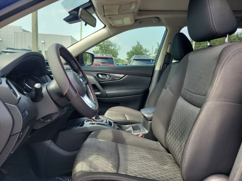 Certified 2020 Nissan Rogue SV w/ Sun & Sound Touring Package FWD image 13
