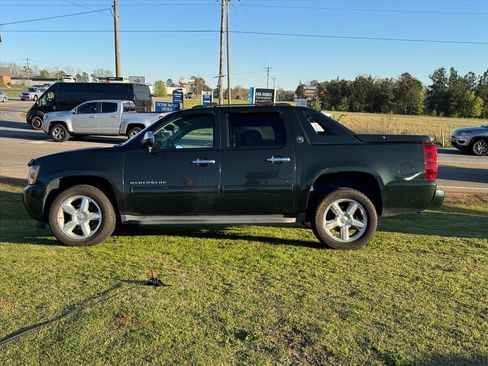 Used 2013 Chevrolet Avalanche LT w/ All-Star Edition image 6