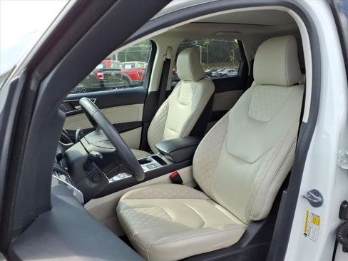Certified 2024 Ford Edge Titanium w/ Titanium Elite Package image 3