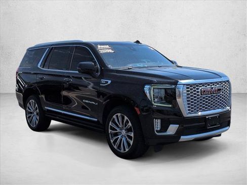 Used 2021 GMC Yukon Denali w/ Denali Premium Package AWD/4WD image 2