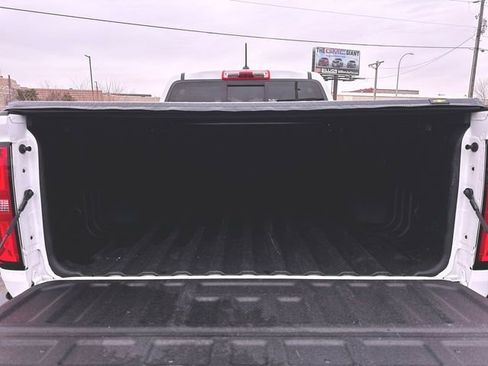 Used 2022 Chevrolet Colorado LT w/ LT Convenience Package image 22