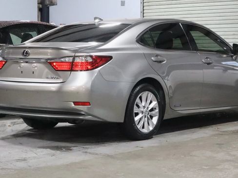 Used 2015 Lexus ES 300h image 5
