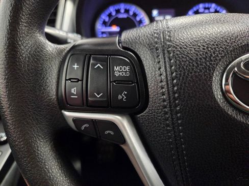 Used 2019 Toyota Highlander LE image 39
