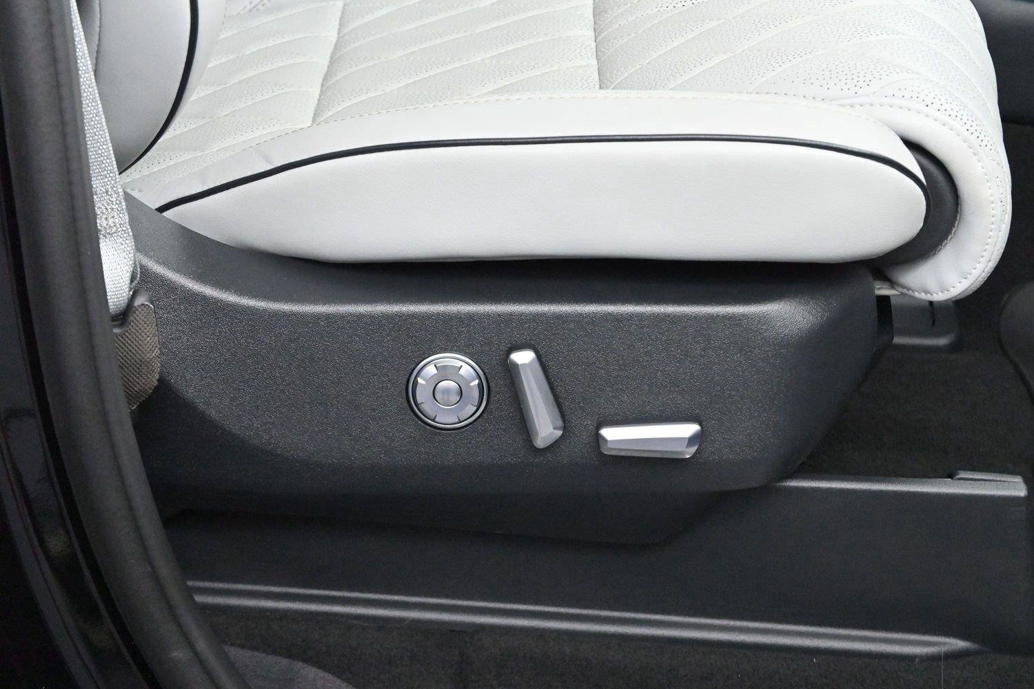 Used 2026 Lincoln Navigator L Black Label AWD/4WD image 45
