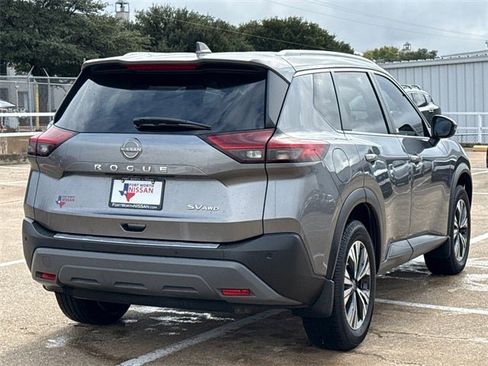 Used 2022 Nissan Rogue SV w/ SV Premium Package image 9