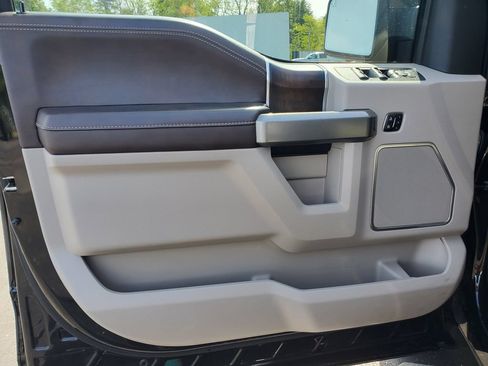 Used 2019 Ford F150 Limited AWD/4WD image 12