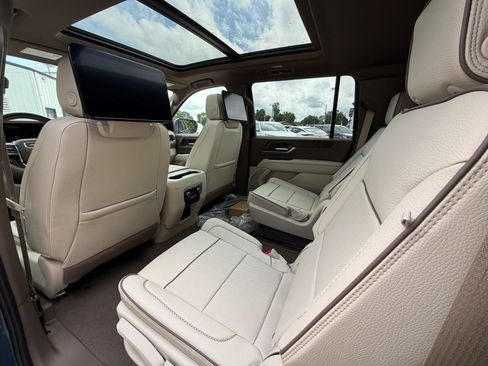 New 2026 GMC Yukon XL Denali w/ Denali Reserve Package AWD/4WD image 27