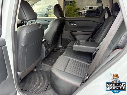 Used 2025 Nissan Rogue SV AWD/4WD image 23