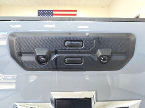 Used 2024 Chevrolet Silverado 2500 ZR2 w/ Technology Package image 26