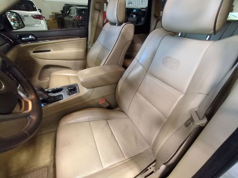 Used 2019 Jeep Grand Cherokee Overland image 10