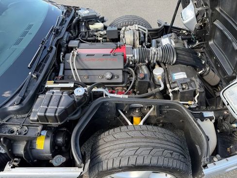 Used 1996 Chevrolet Corvette Coupe image 36