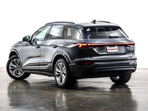 Used 2025 Audi Q6 e-tron Premium w/ Convenience Package image 12