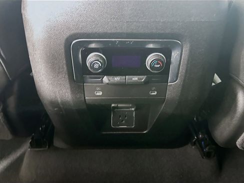 Used 2023 Chevrolet Suburban LT image 22