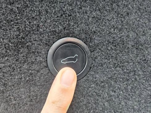 Used 2023 Tesla Model S Plaid image 79