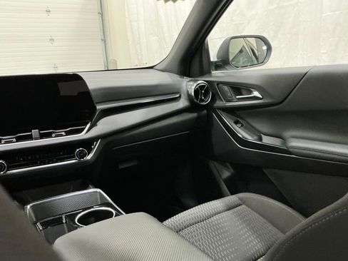 Used 2025 Chevrolet Equinox LT image 24