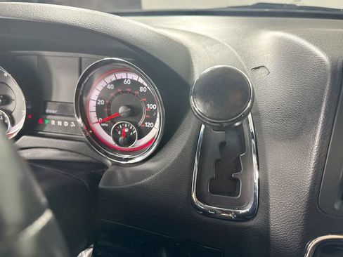 Used 2015 Dodge Grand Caravan SE FWD image 18