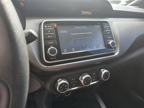 Used 2019 Nissan Kicks S FWD image 15