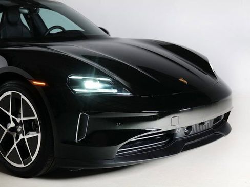 Used 2025 Porsche Taycan AWD/4WD image 30