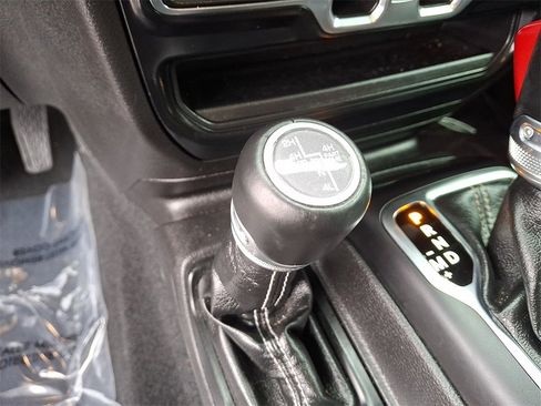 Used 2023 Jeep Wrangler Unlimited Sahara image 28