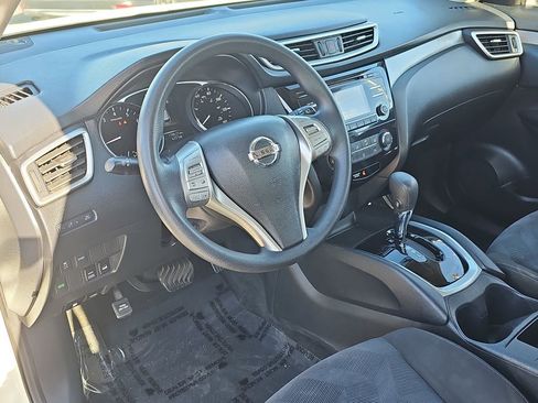 Used 2016 Nissan Rogue S image 18