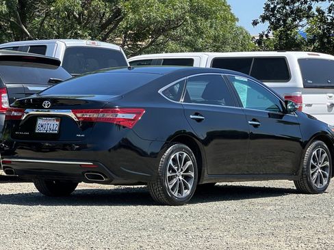 Used 2018 Toyota Avalon XLE FWD image 4
