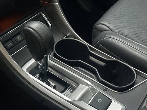 Used 2021 Subaru Ascent Limited w/ Technology Package image 22