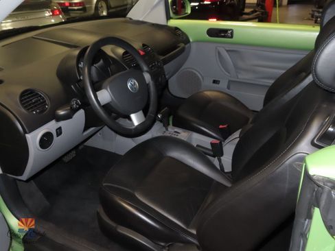 Used 2004 Volkswagen Beetle GLS image 3