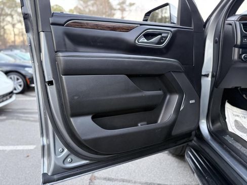 Used 2022 Chevrolet Suburban Premier w/ Premium Package image 24