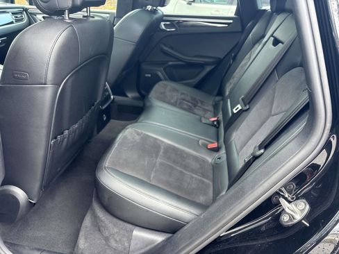 Used 2021 Porsche Macan w/ Driver Memory Package image 9