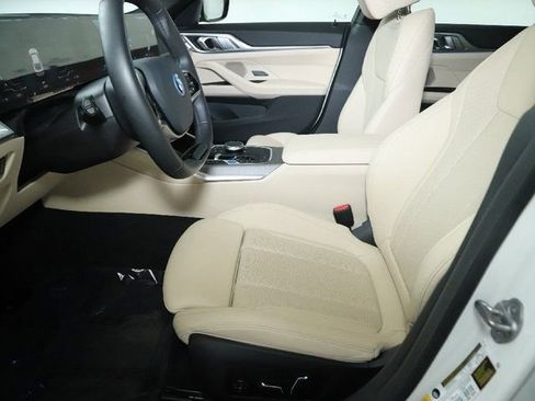 Used 2025 BMW i4 xDrive40i w/ Parking Assistance Package image 18