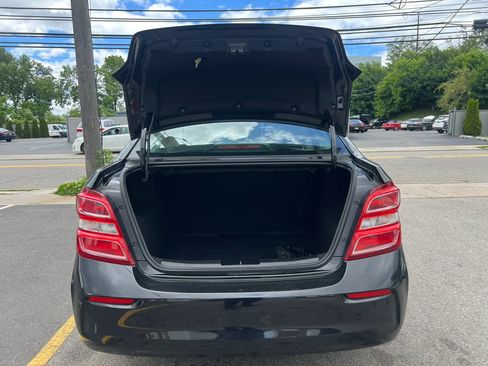 Used 2017 Chevrolet Sonic LT w/ Convenience Package FWD image 9
