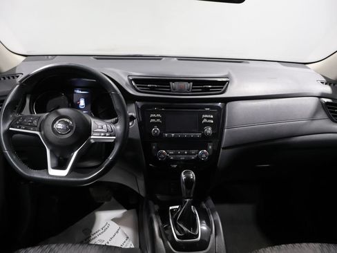Used 2017 Nissan Rogue SV AWD/4WD image 17