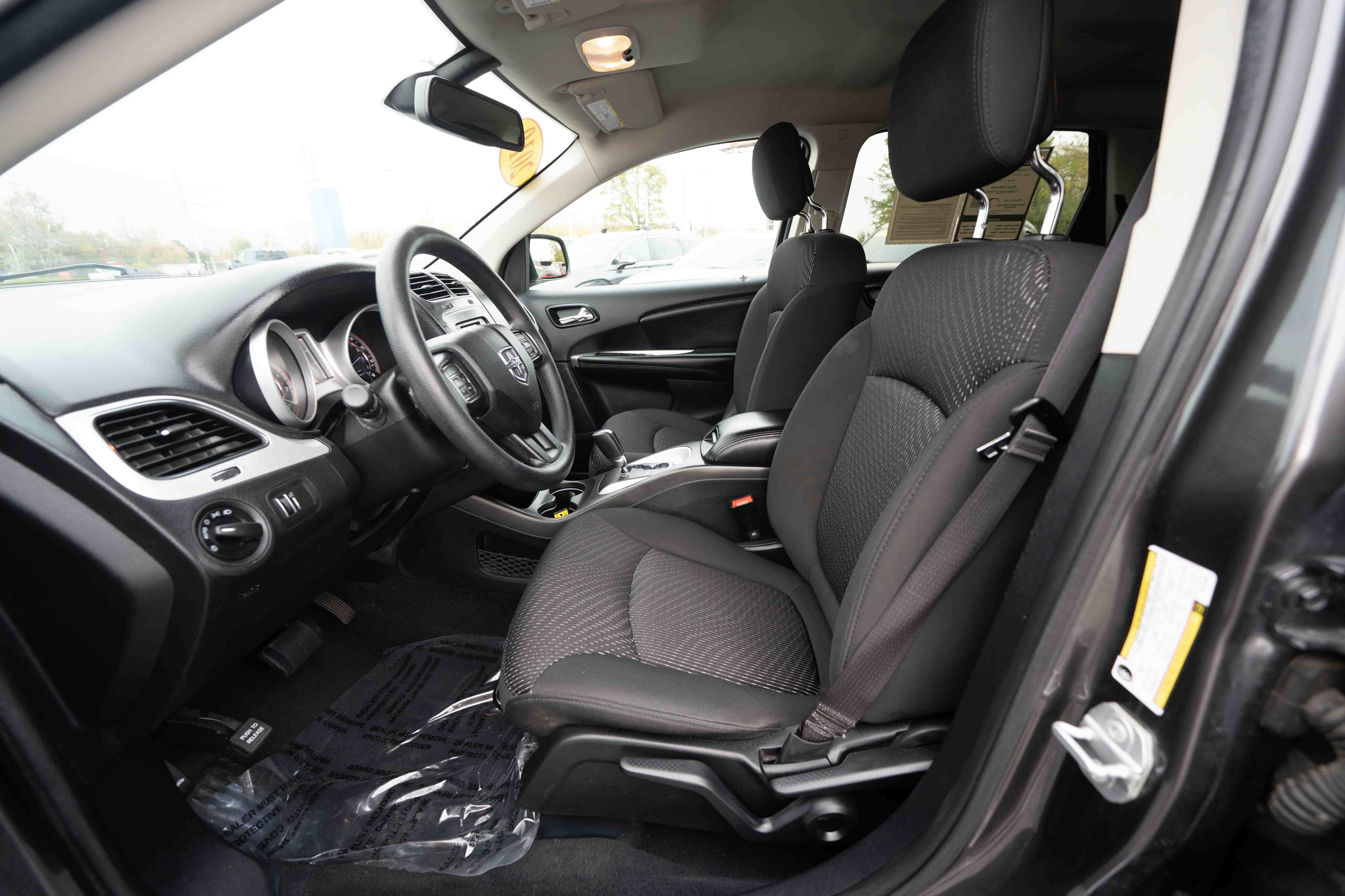 Used 2019 Dodge Journey SE FWD image 9