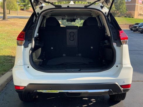 Used 2019 Nissan Rogue SV image 9