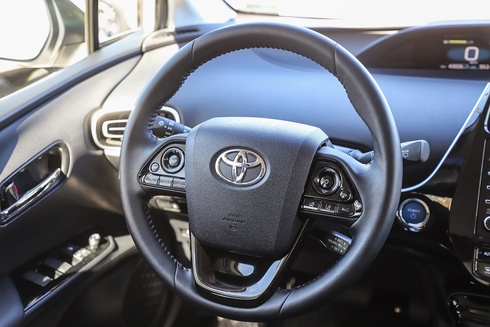 Certified 2022 Toyota Prius FWD image 14